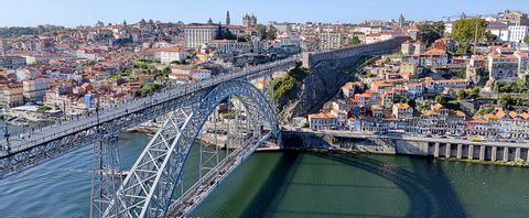 Die Brücke "Dom Luís I" in Porto