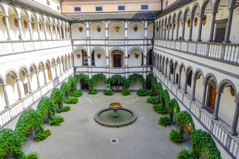 Greinburg Castle courtyard