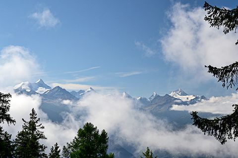 Alpenpanorama zwischen Crans Montana und Leukerbad. Aktivferien mit Eurotrek.
