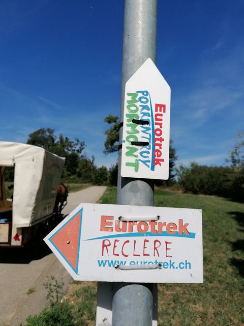 Eurotrek Wegweiser im Jura.