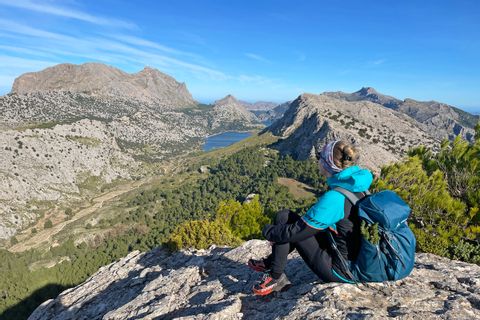 Wanderer am Coll del'Ofre Pass Soller 