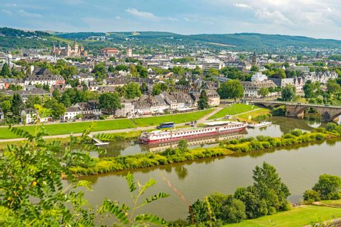Panoramablick auf Trier und die Mosel