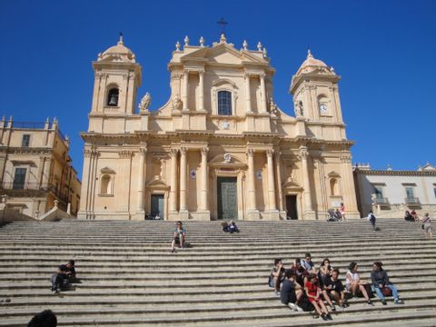 Barocke Kirche in Sizilien. Aktivferien mit Eurotrek. 