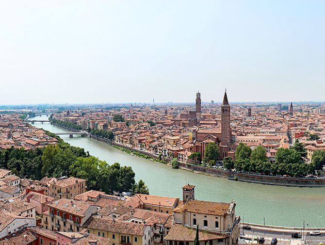 Blick über die Altstadt von Verona. 